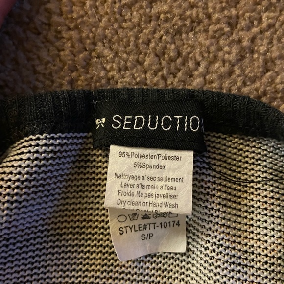 Seduction crop top sweater with pattern - Picture 3 of 3